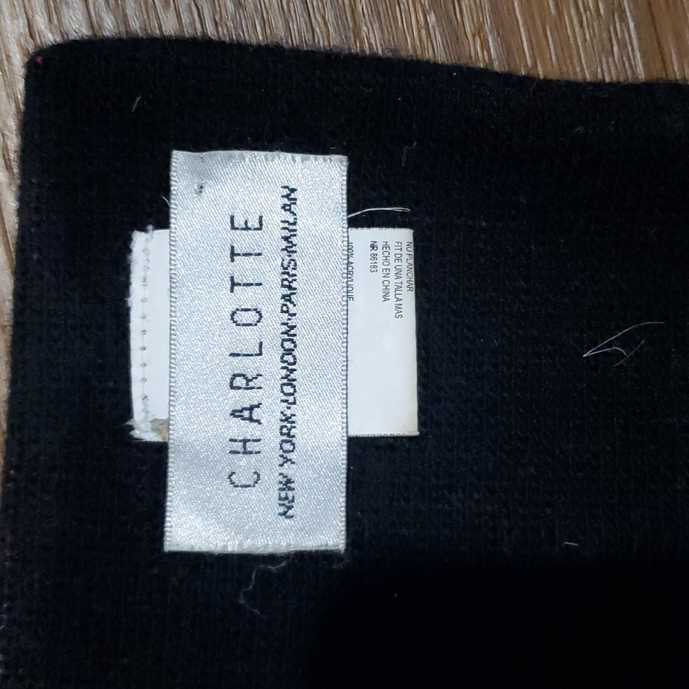 CHARLOTTE scarf.      #3572 - Picture 4 of 5